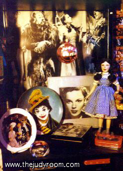 dollshelfbig.jpg